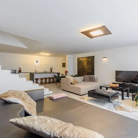 Bnb Sk Zamocka Artist Apartment Bratislava Exterior photo