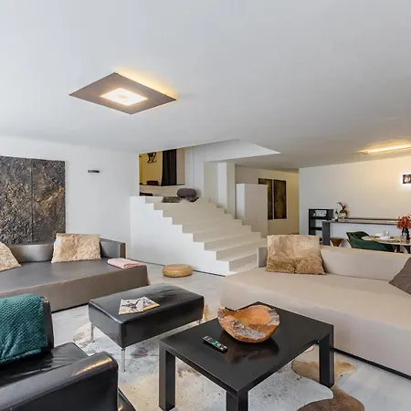 Bnb Sk Zamocka Artist Apartment Bratislava Exterior photo