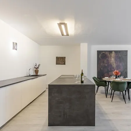 Bnb Sk Zamocka Artist Apartment Bratislava Exterior photo