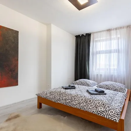 Bnb Sk Zamocka Artist Apartment Bratislava Exterior photo