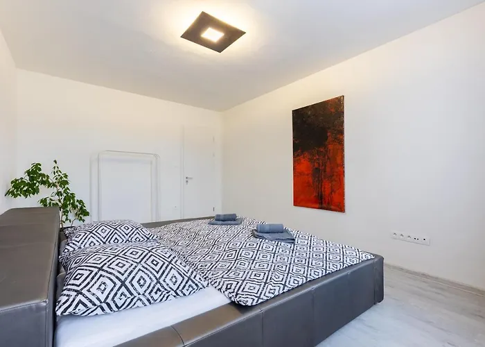 Bnb Sk Zamocka Artist Apartment