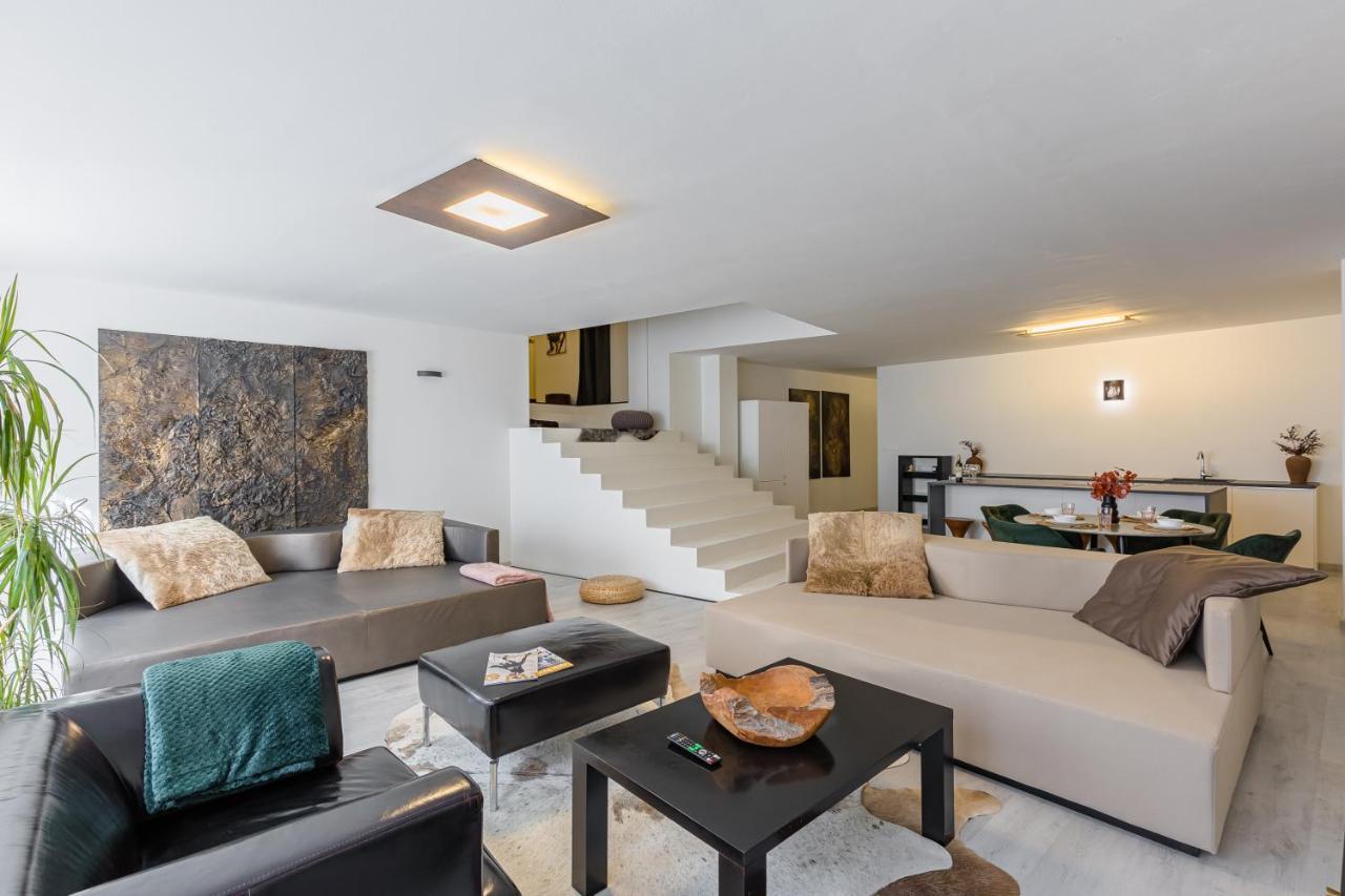 Apartment Sk Zamocka Artist