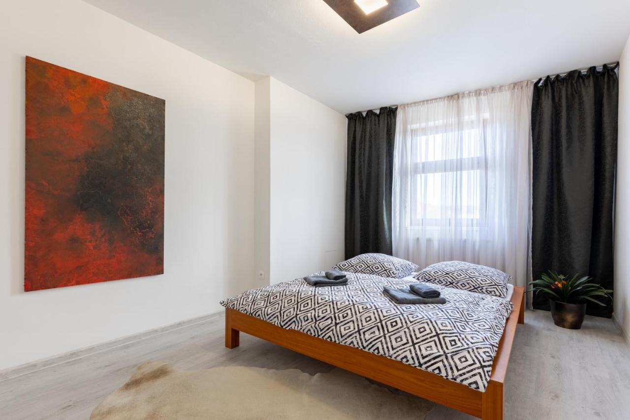 Apartment Sk Zamocka Artist *